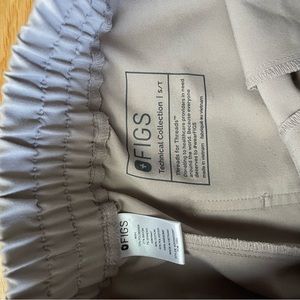 Boulder High Waisted Zamora Jogger Scrubs size Small Tall